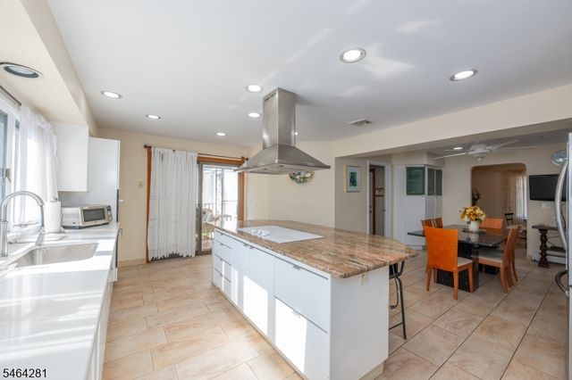 2 Glencove Rd, Parsippany-troy Hills Twp., NJ 07950