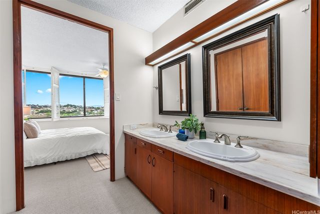 4340 Pahoa Avenue 19D, Honolulu, HI 96816