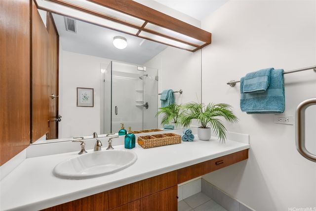 4340 Pahoa Avenue 19D, Honolulu, HI 96816