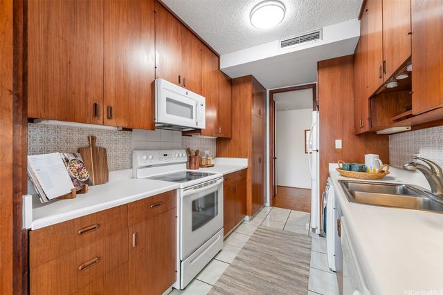 4340 Pahoa Avenue 19D, Honolulu, HI 96816