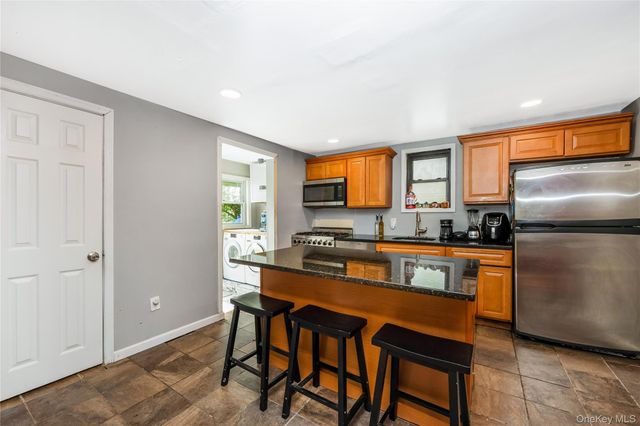 10 Brightside Avenue, Central Islip, NY 11722