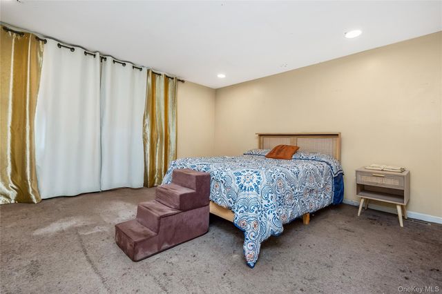 10 Brightside Avenue, Central Islip, NY 11722