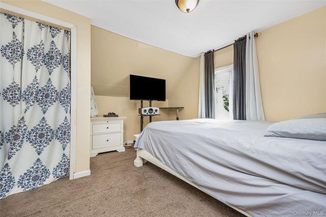 10 Brightside Avenue, Central Islip, NY 11722