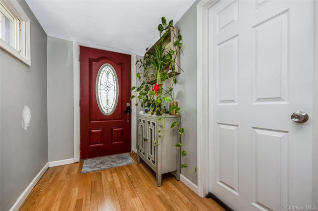 10 Brightside Avenue, Central Islip, NY 11722