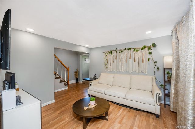 10 Brightside Avenue, Central Islip, NY 11722