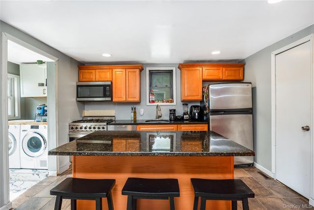10 Brightside Avenue, Central Islip, NY 11722