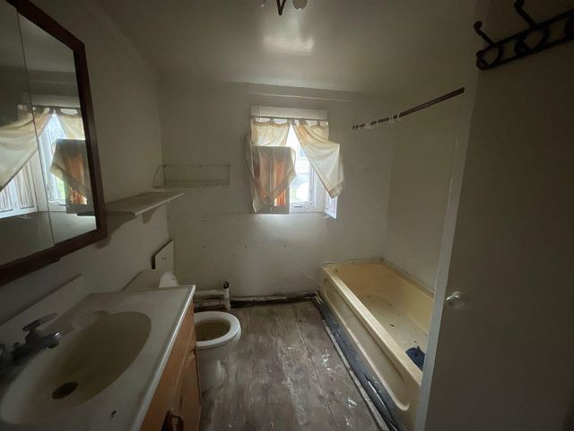 6095 N Stony Creek Road, Monroe, MI 48162