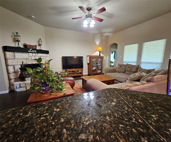 125 Brady Coleman Lane, Springtown, TX 76082