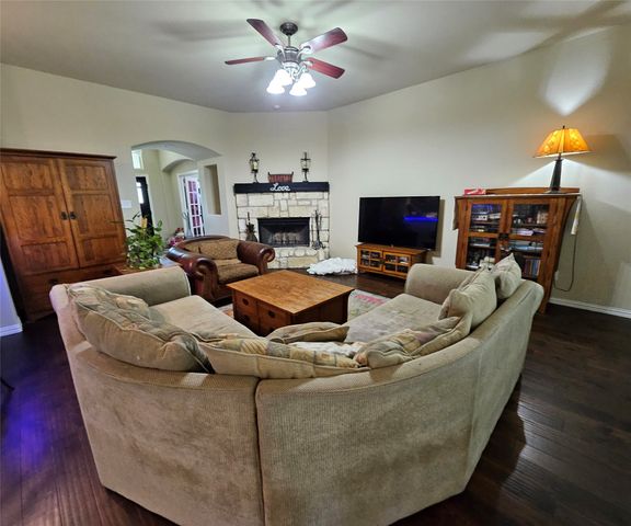 125 Brady Coleman Lane, Springtown, TX 76082