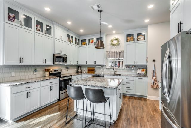 1584 Saylee Lane, Burleson, TX 76028