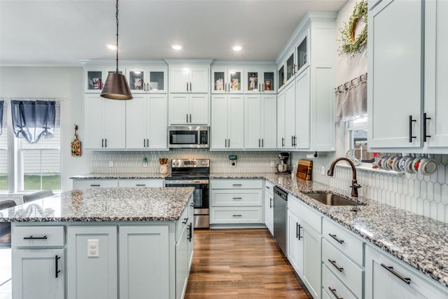 1584 Saylee Lane, Burleson, TX 76028