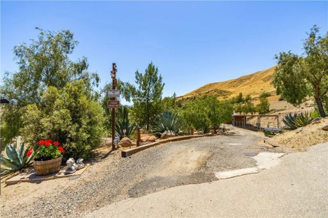 13602 Sego, Agua Dulce, CA 91390