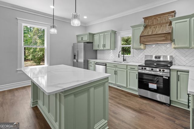 674 Dunlevie Road, Allenhurst, GA 31301
