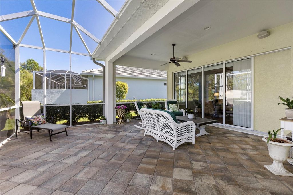 Image 15 of property listing at 1627 LANCASHIRE DRIVE, Venice, FL 34293