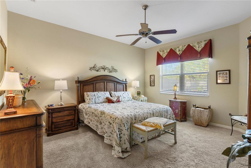 Image 19 of property listing at 1627 LANCASHIRE DRIVE, Venice, FL 34293