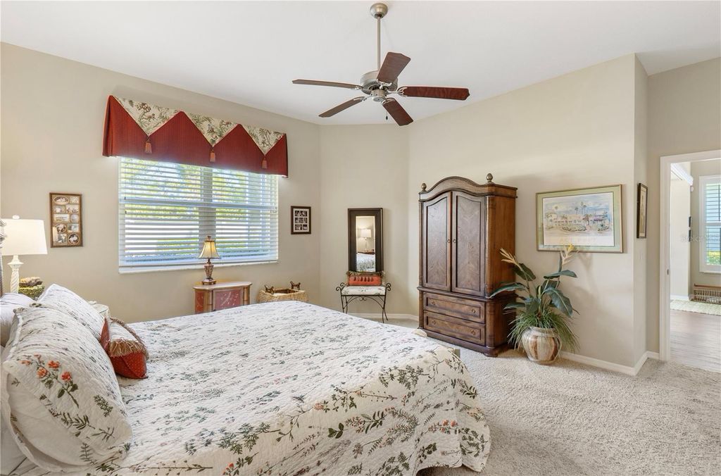 Image 20 of property listing at 1627 LANCASHIRE DRIVE, Venice, FL 34293