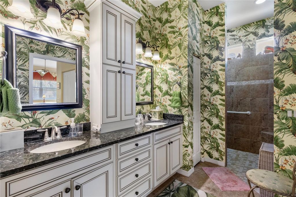 Image 23 of property listing at 1627 LANCASHIRE DRIVE, Venice, FL 34293