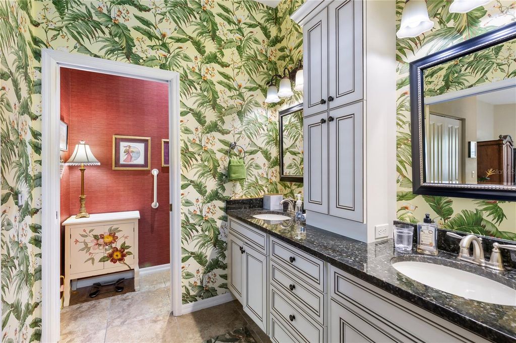 Image 24 of property listing at 1627 LANCASHIRE DRIVE, Venice, FL 34293