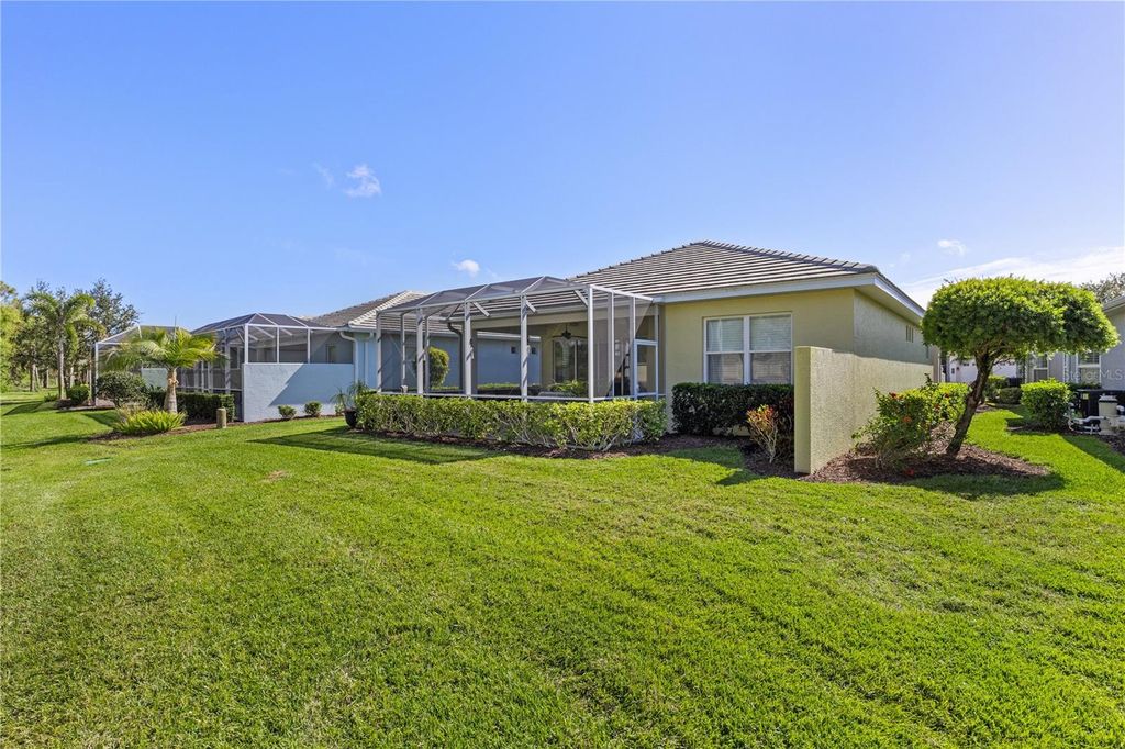 Image 38 of property listing at 1627 LANCASHIRE DRIVE, Venice, FL 34293