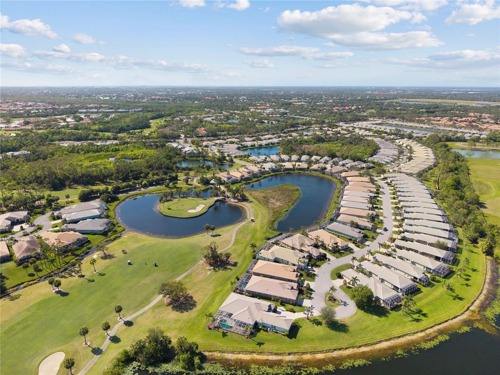 Image 39 of property listing at 1627 LANCASHIRE DRIVE, Venice, FL 34293