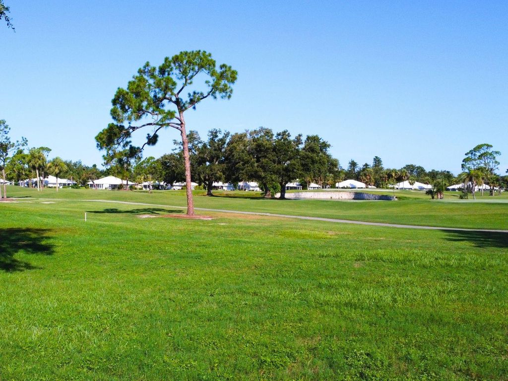 Image 52 of property listing at 1627 LANCASHIRE DRIVE, Venice, FL 34293