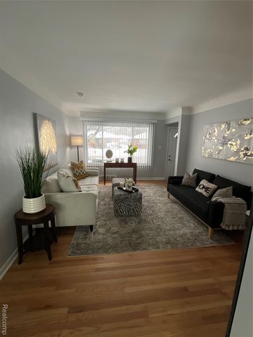 21650 Kipling Street, Oak Park, MI 48237