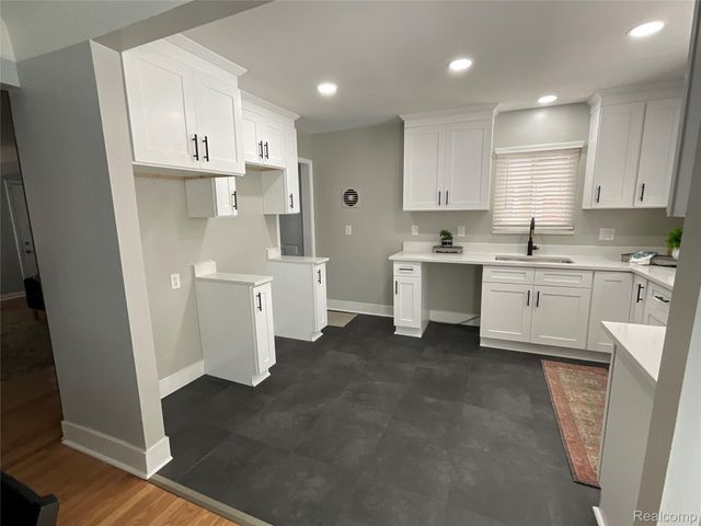 21650 Kipling Street, Oak Park, MI 48237