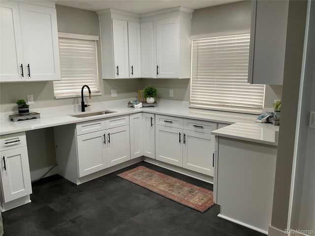 21650 Kipling Street, Oak Park, MI 48237