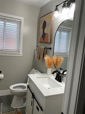 21650 Kipling Street, Oak Park, MI 48237