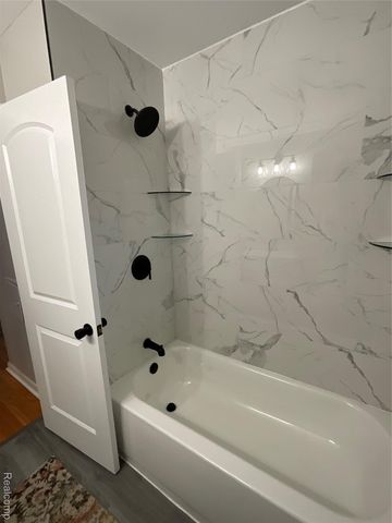 21650 Kipling Street, Oak Park, MI 48237