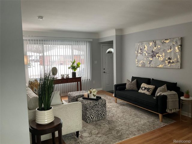 21650 Kipling Street, Oak Park, MI 48237