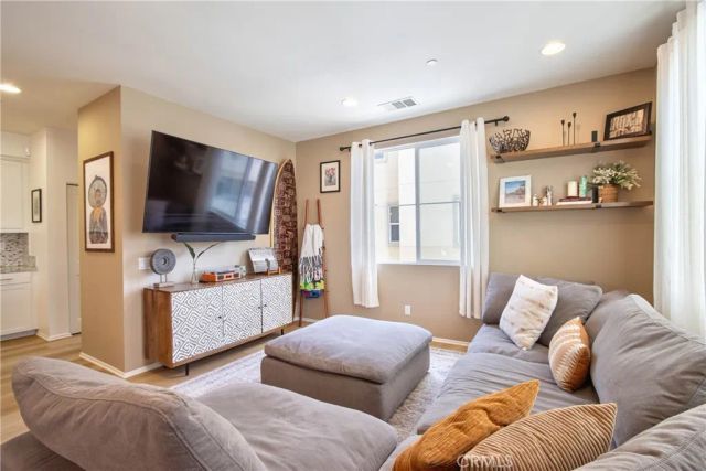 1718 San Francisco, San Diego, CA 92154