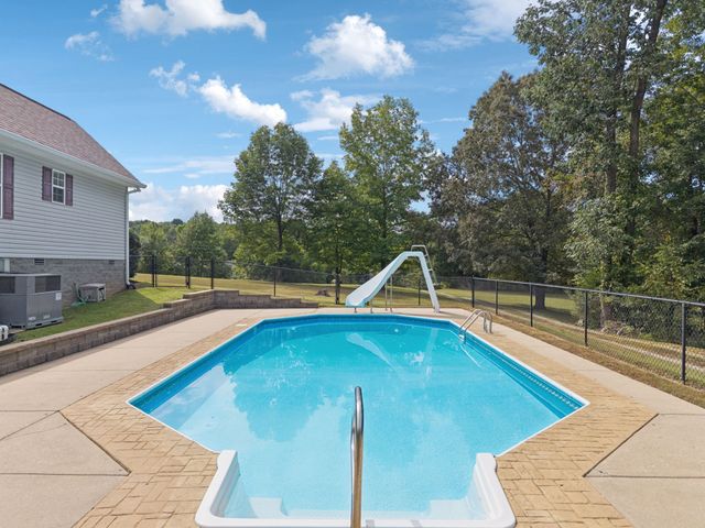 4144 Highway 48, N, Charlotte, TN 37036