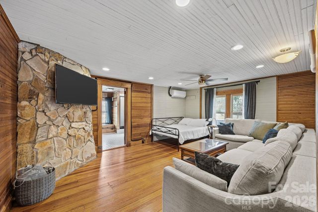 615 Rose Hill Road, Asheville, NC 28803