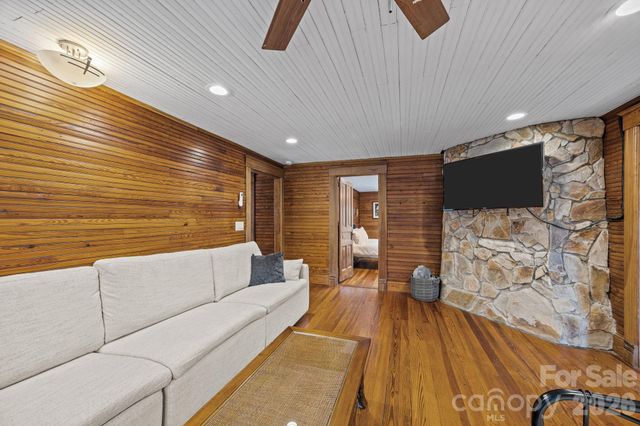 615 Rose Hill Road, Asheville, NC 28803