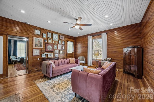 615 Rose Hill Road, Asheville, NC 28803