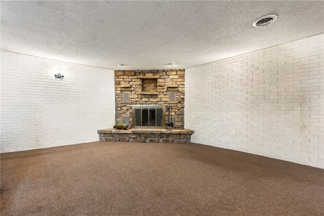 18 Cardinal Court, Rogers, AR 72756