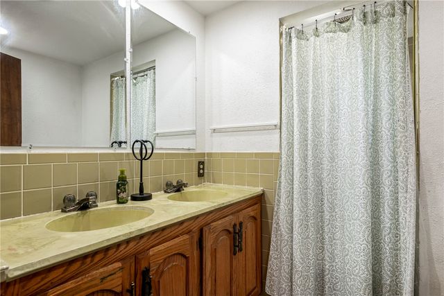18 Cardinal Court, Rogers, AR 72756
