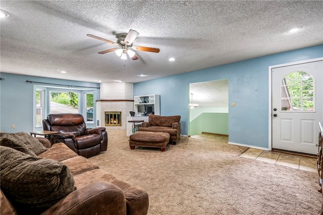 18 Cardinal Court, Rogers, AR 72756