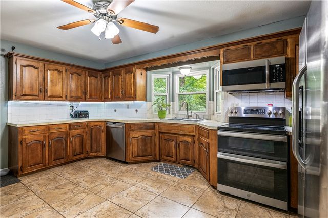 18 Cardinal Court, Rogers, AR 72756