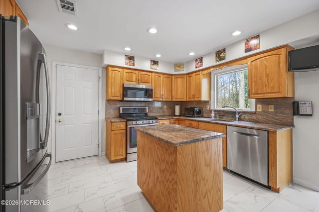 25 Jared Lane, Manalapan, NJ 07726