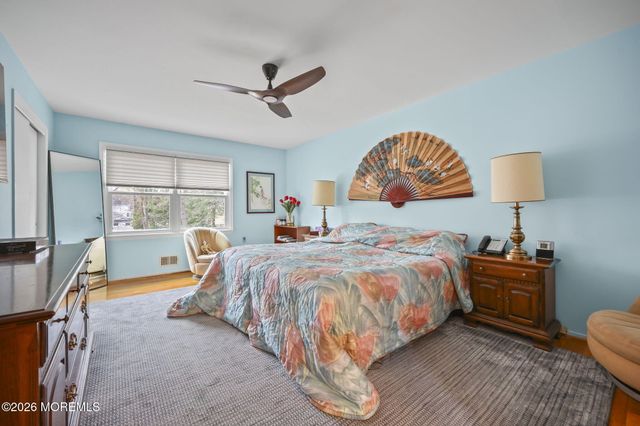 25 Jared Lane, Manalapan, NJ 07726