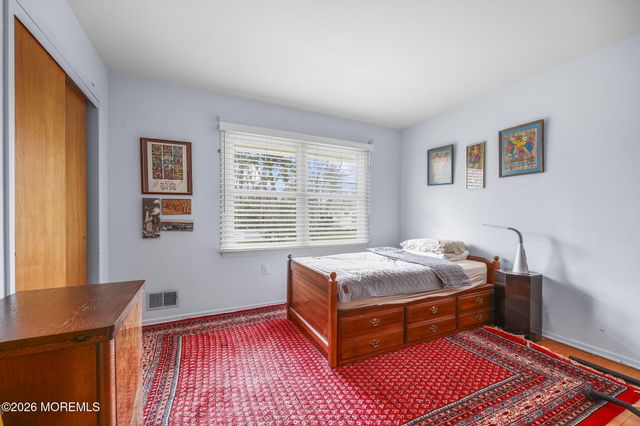 25 Jared Lane, Manalapan, NJ 07726