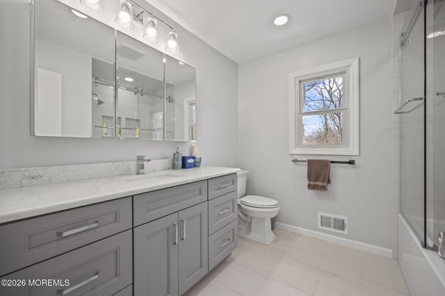 25 Jared Lane, Manalapan, NJ 07726