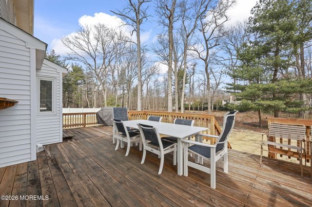 25 Jared Lane, Manalapan, NJ 07726