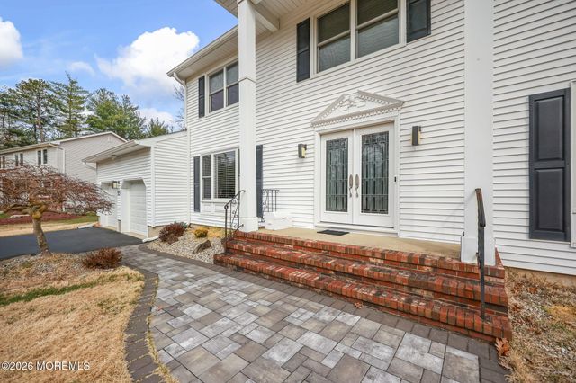 25 Jared Lane, Manalapan, NJ 07726