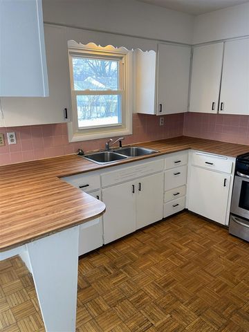 932 Wedgewood Road, Saint Joseph, MI 49085