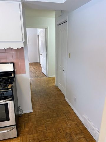 932 Wedgewood Road, Saint Joseph, MI 49085