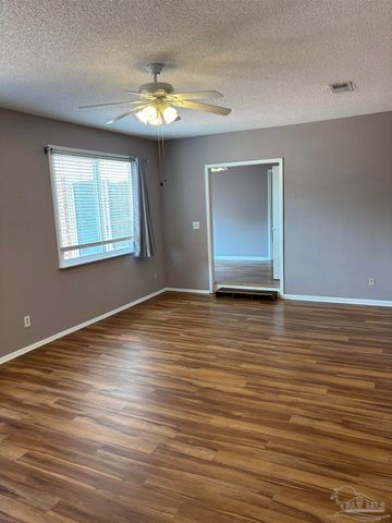 301 Teakwood Cir, Pensacola, FL 32506