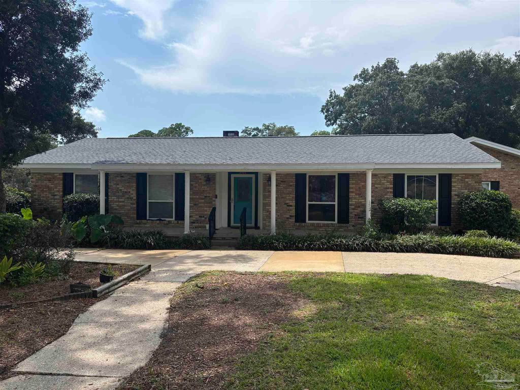 301 Teakwood Cir, Pensacola, FL 32506